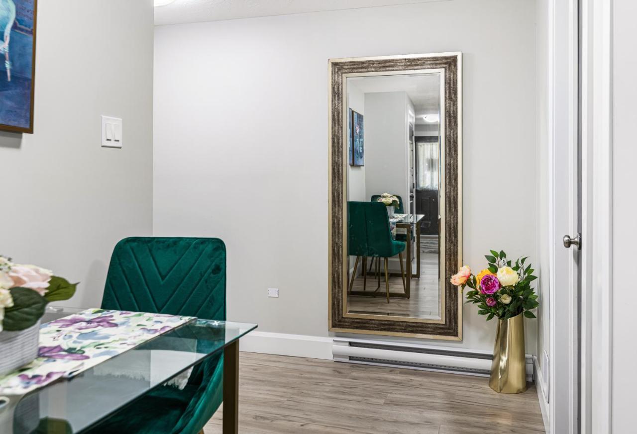 One Bedroom Apartment Moncton North ! Kültér fotó