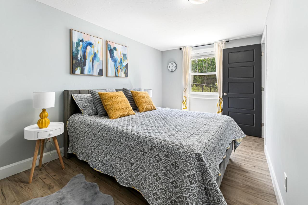 One Bedroom Apartment Moncton North ! Kültér fotó